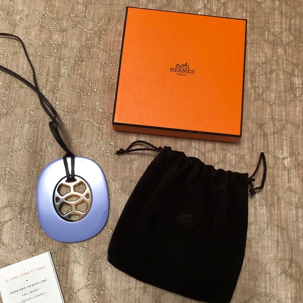 Authentic Hermes Buffalo horn Lift pendant EUC